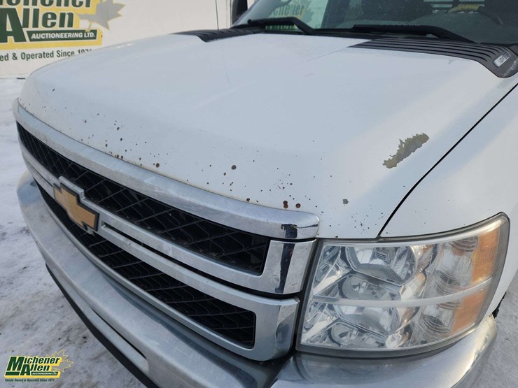 2012-chevrolet-silverado-2500hd-image-36