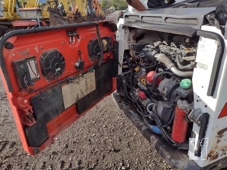 2019-bobcat-t770-image-39