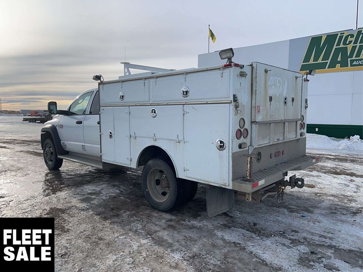 2008-dodge-ram-5500-image-3