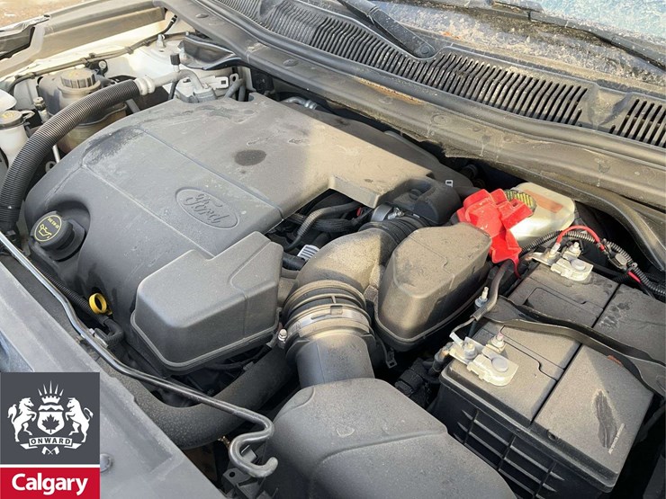 2016-ford-explorer-image-25