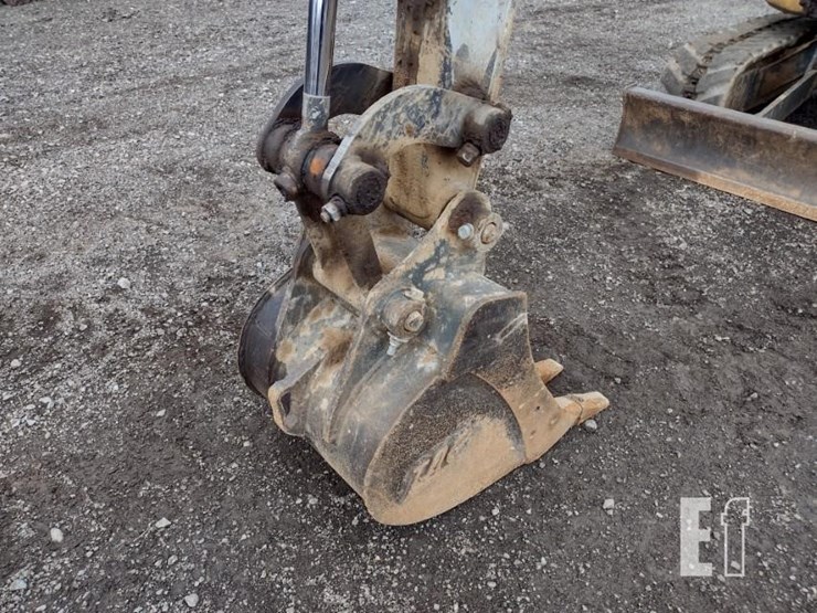 2022-deere-26g-image-16