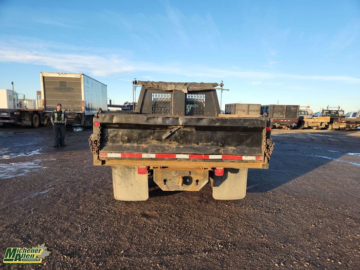 2005-ford-f550-image-21