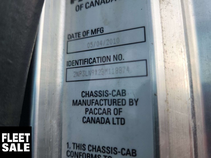 2011-peterbilt-348-image-34