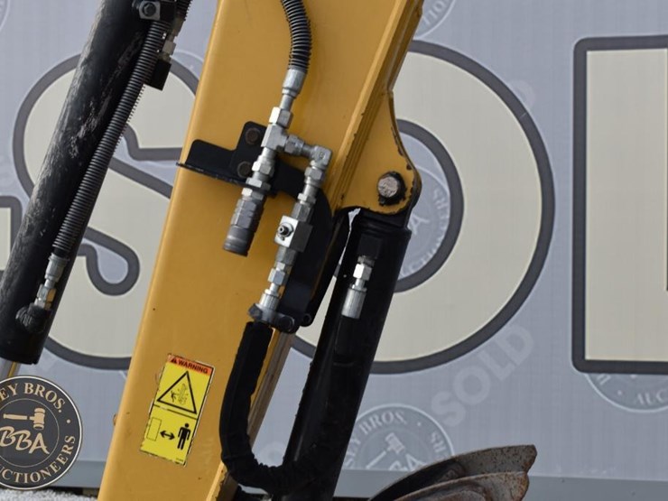 2019-caterpillar-305.5e2-cr-image-16