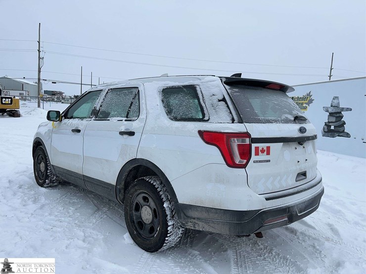 2018-ford-explorer-image-6