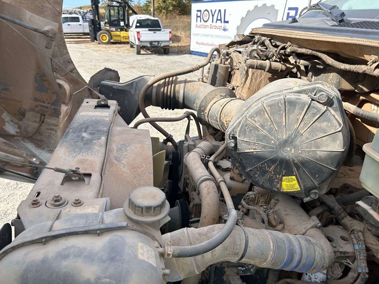 2014-freightliner-derrick-digger-image-8