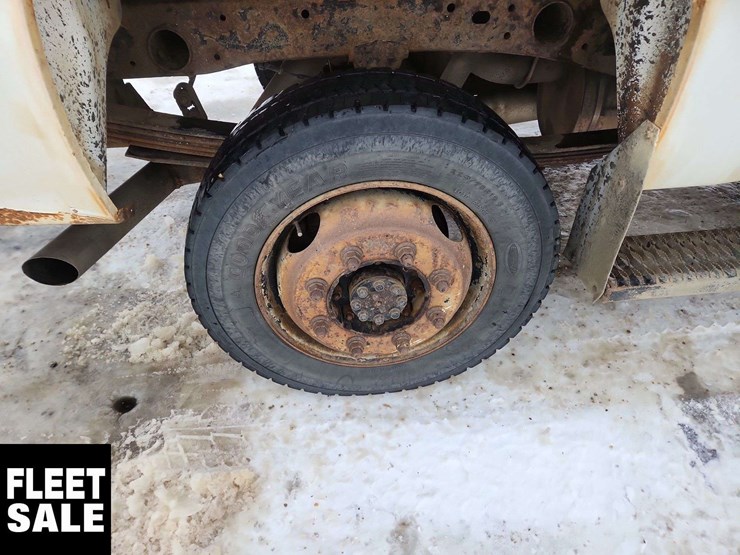 2011-chevrolet-silverado-1500-image-16