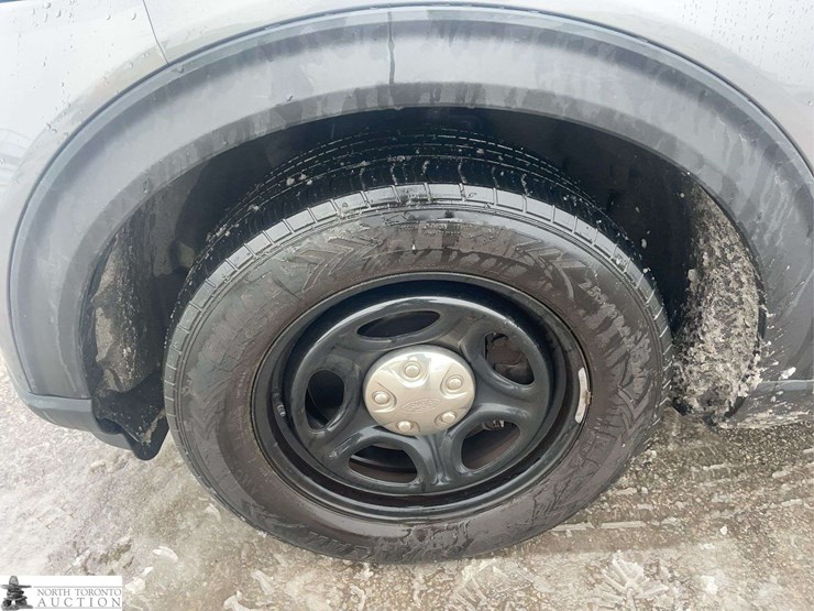 2020-ford-explorer-police-interceptor-image-21