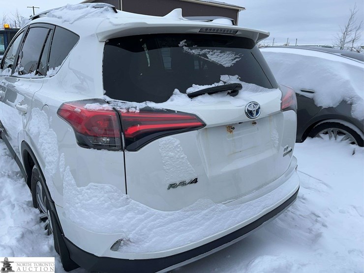 2017-toyota-rav4-image-5