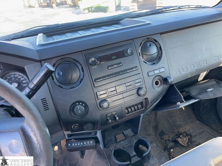 2015-ford-f350-image-21