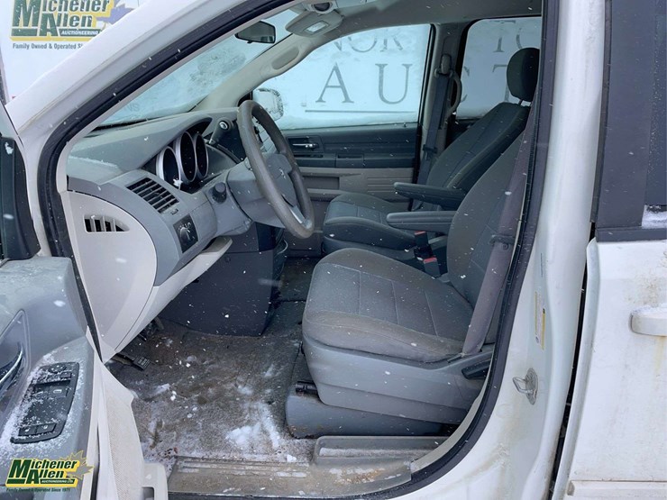 2008-dodge-grand-caravan-se-image-13