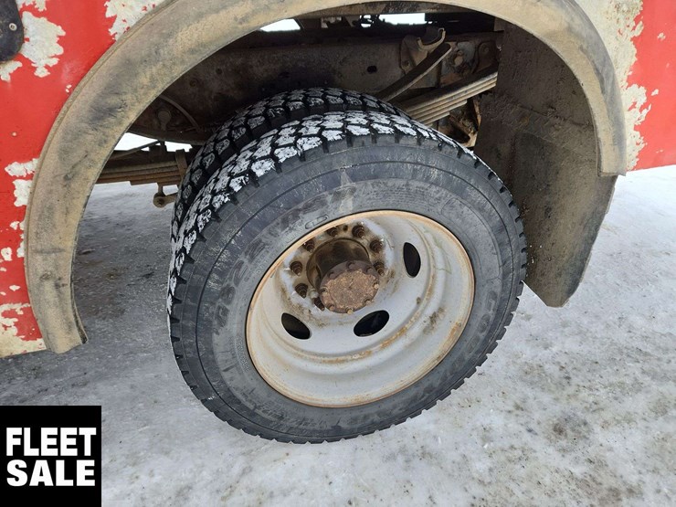 2011-ford-f550-image-11