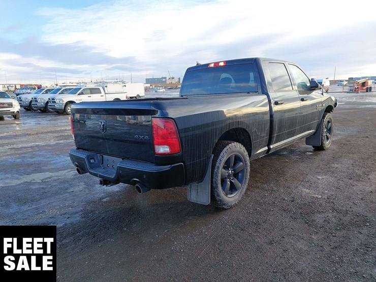 2023-ram-1500-classic-image-4