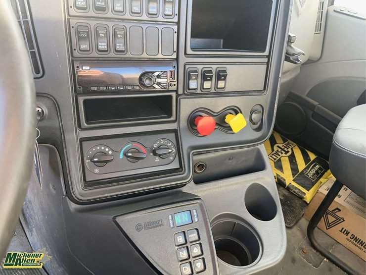 2017-international-prostar-image-17