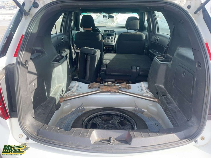 2014-ford-explorer-image-27