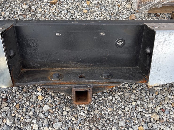 #6539-•-d1.-utility-truck-rear-bumper-image-3