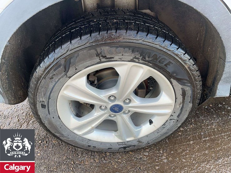 2016-ford-escape-se-image-11