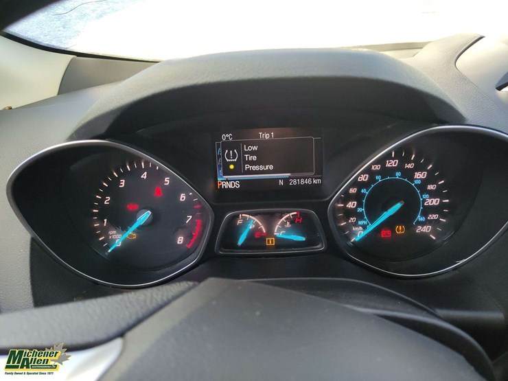 2015-ford-escape-image-16