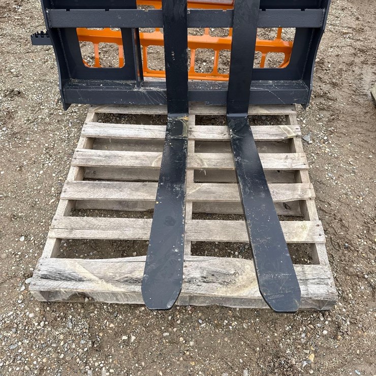 2760 - SKID STEER PALLET FORKS - 48"