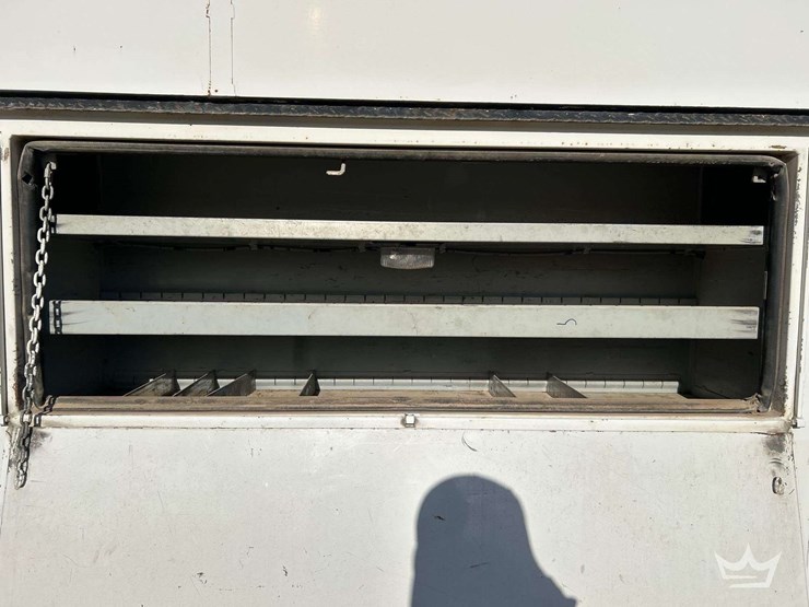 2006-freightliner-m2-bucket-truck-image-22