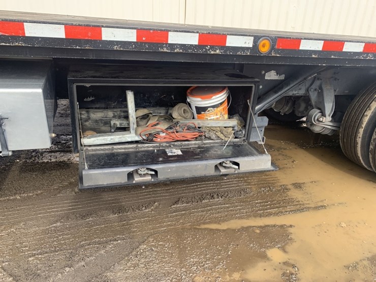 2016-freightliner-114sd-image-10