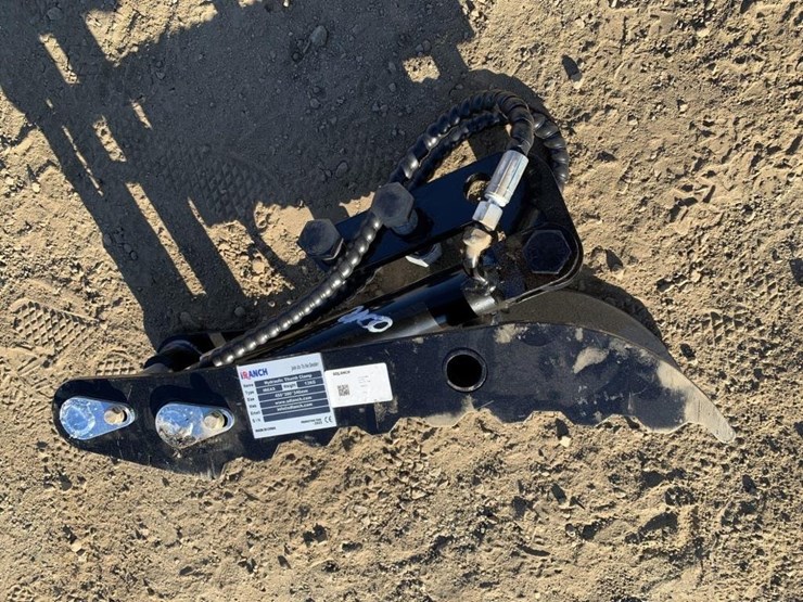 unused-2025-iranch-hydraulic-thumb-attachment,-image-1