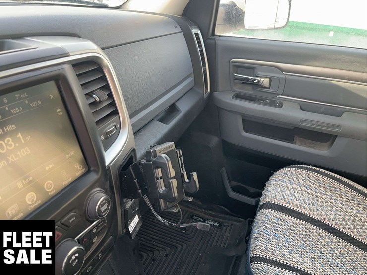 2015-dodge-2500-image-21