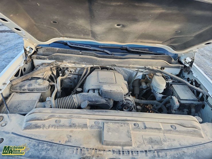 2015-chevrolet-silverado-2500hd-image-27