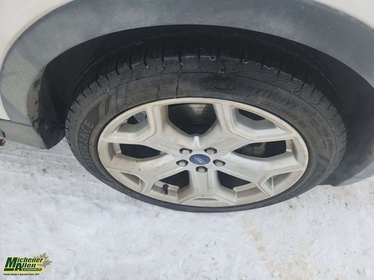 2018-ford-escape-titanium-image-12