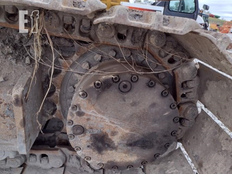 2015-volvo-ec220e-lr-image-36