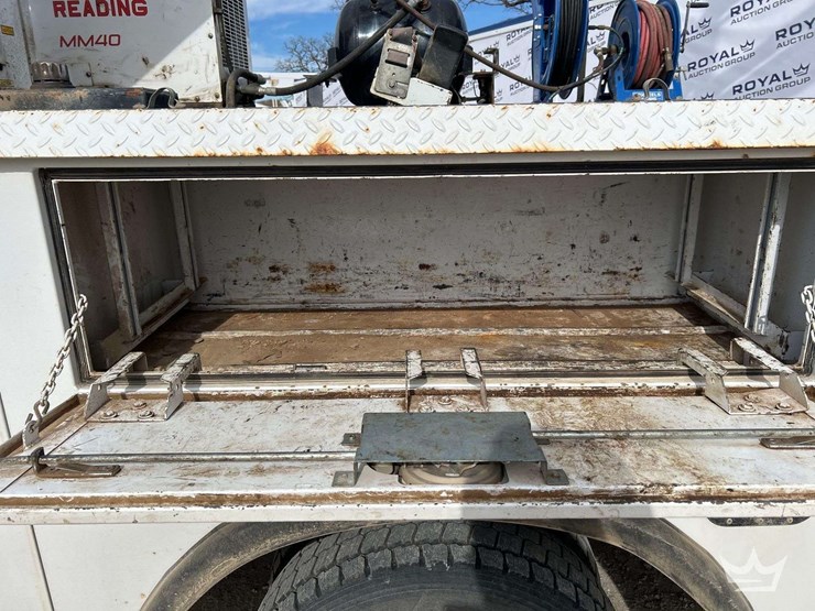 2019-ford-f550-image-25