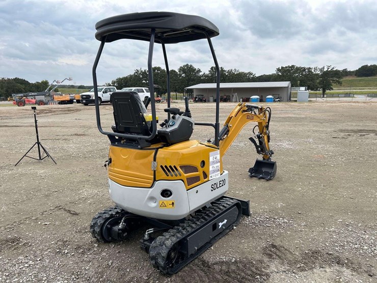 2025-sdlanch-sdle20-diesel-mini-excavator-image-3