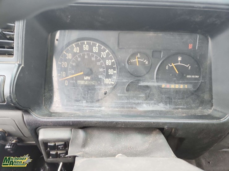 2004-gmc-w5500-image-19