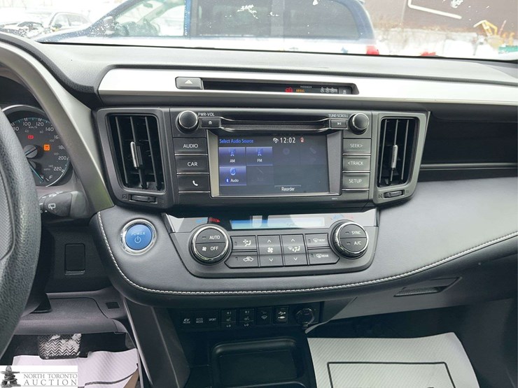 2017-toyota-rav4-image-14