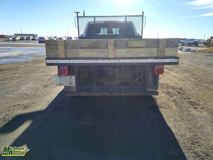 2015-dodge-3500-image-4