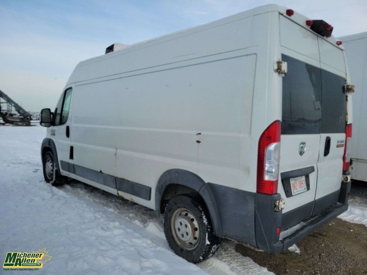 non-operable-2014-ram-promaster-s/a-cube-van-image-3
