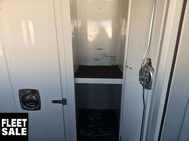 2012-ford-e-series-s/a-service-cube-van-image-33