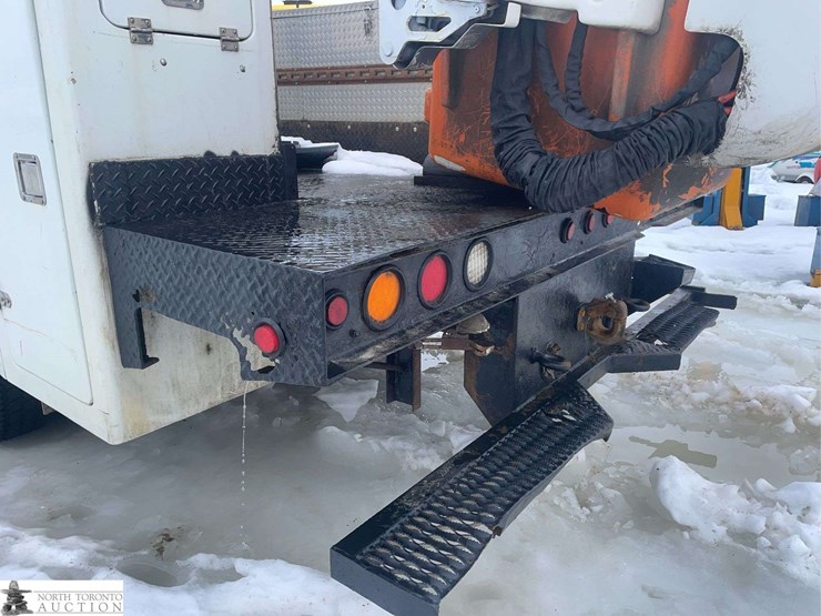 2006-ford-f550-image-38