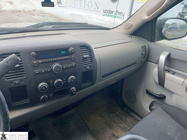 2013-chevrolet-silverado-1500-image-18