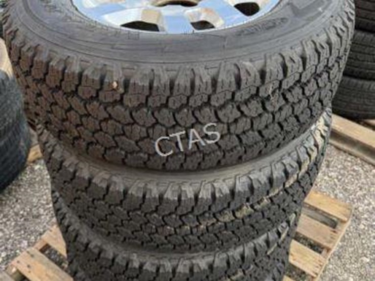 #176-•-set-of-4-gm-wheels-lt265/70r18---take-offs-image-1