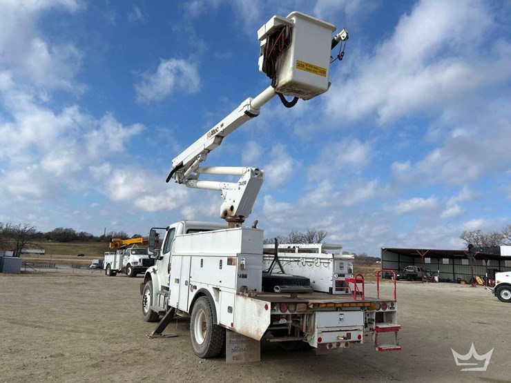 2013-freightliner-m2-ta45m-altec-bucket-truck-image-2