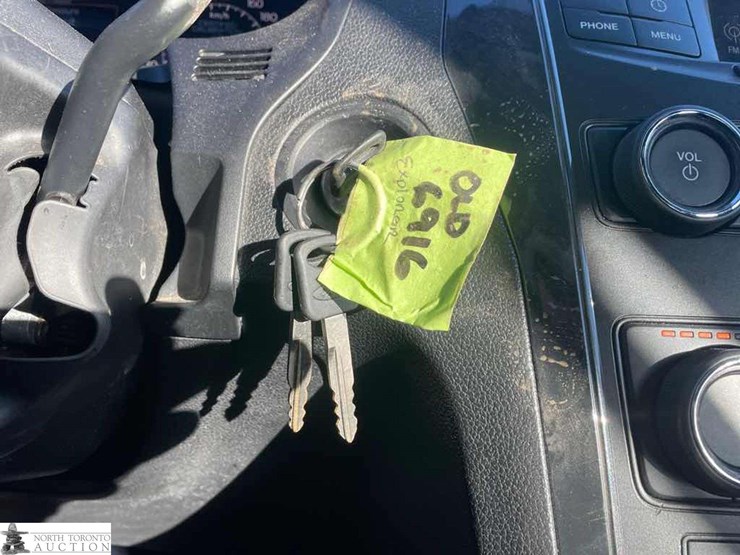 2019-ford-explorer-image-21