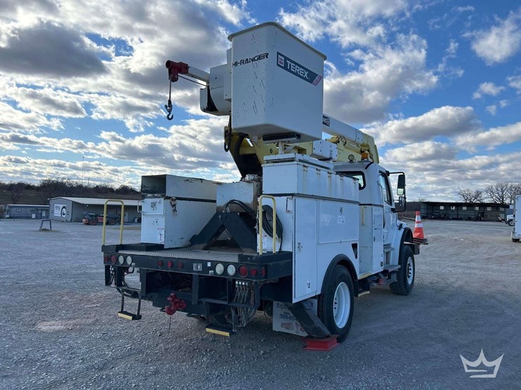 2006-freightliner-m2-bucket-truck-image-3