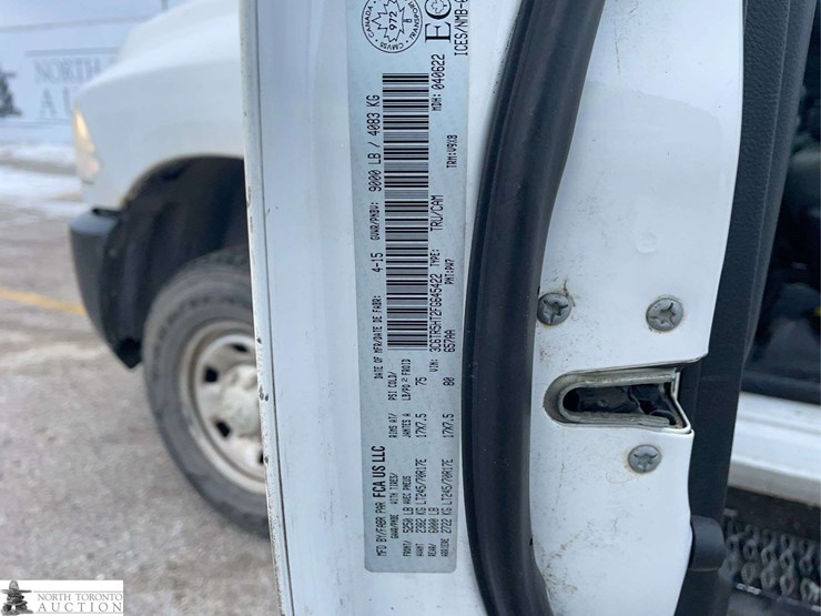 2015-dodge-2500-image-10