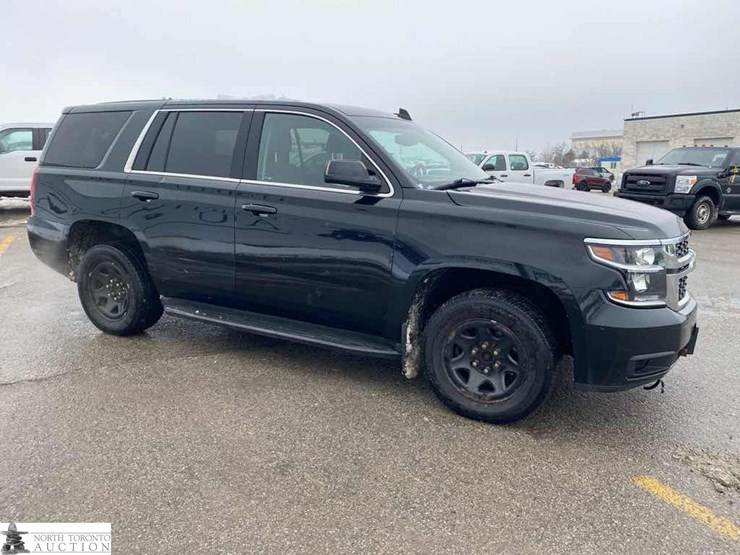 2017-chevrolet-tahoe-image-2