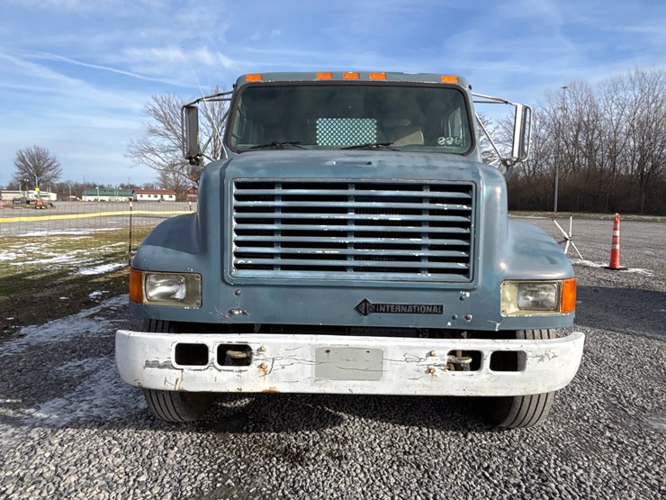 1995-international-4700-image-4