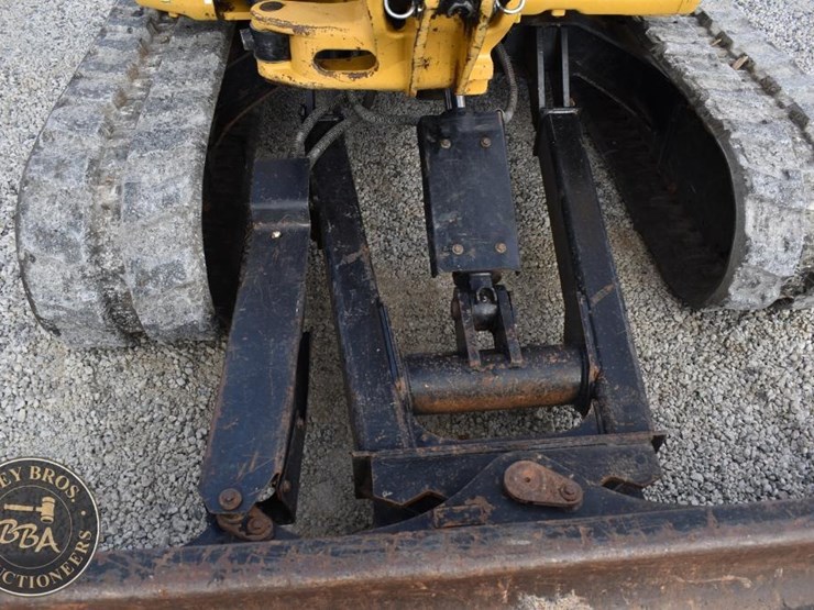 2019-caterpillar-305.5e2-cr-image-32
