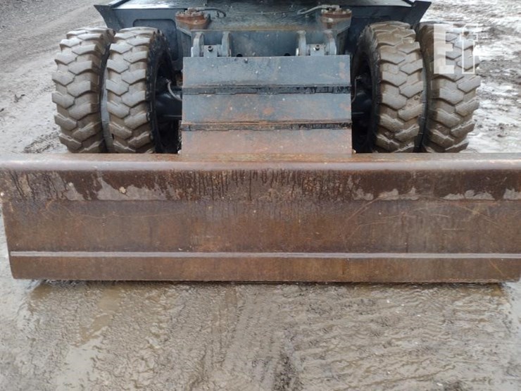 2005-gradall-xl3300-image-17