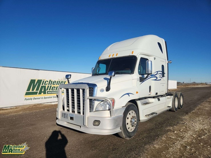 2009-freightliner-cascadia-t/a-sleeper-tractor-image-1