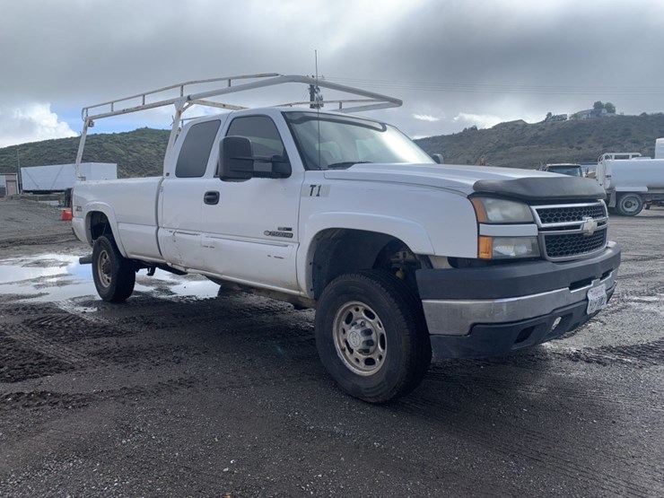 2007-chevrolet-2500hd-image-2